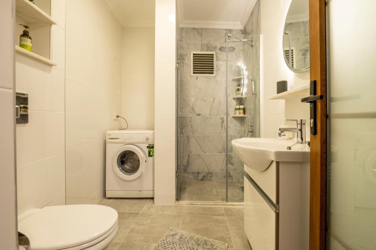 Spacious And Comfy 2Br In The Heart Of Cihangir Apartment Истанбул Екстериор снимка